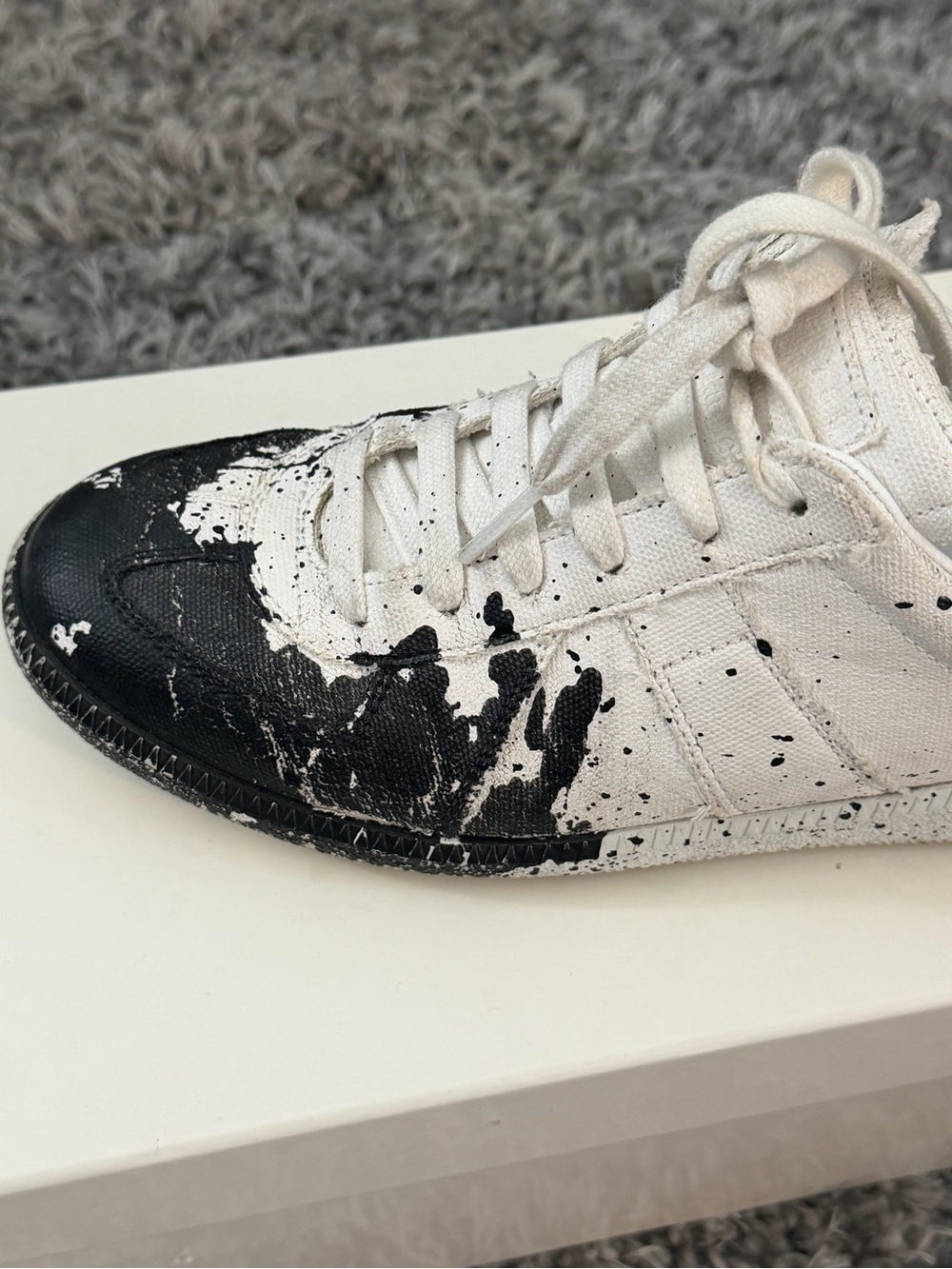 Maison Martin Margiela Rellplica White and Black Paint-Splash Low-Top Sneake - Picture 10 of 11